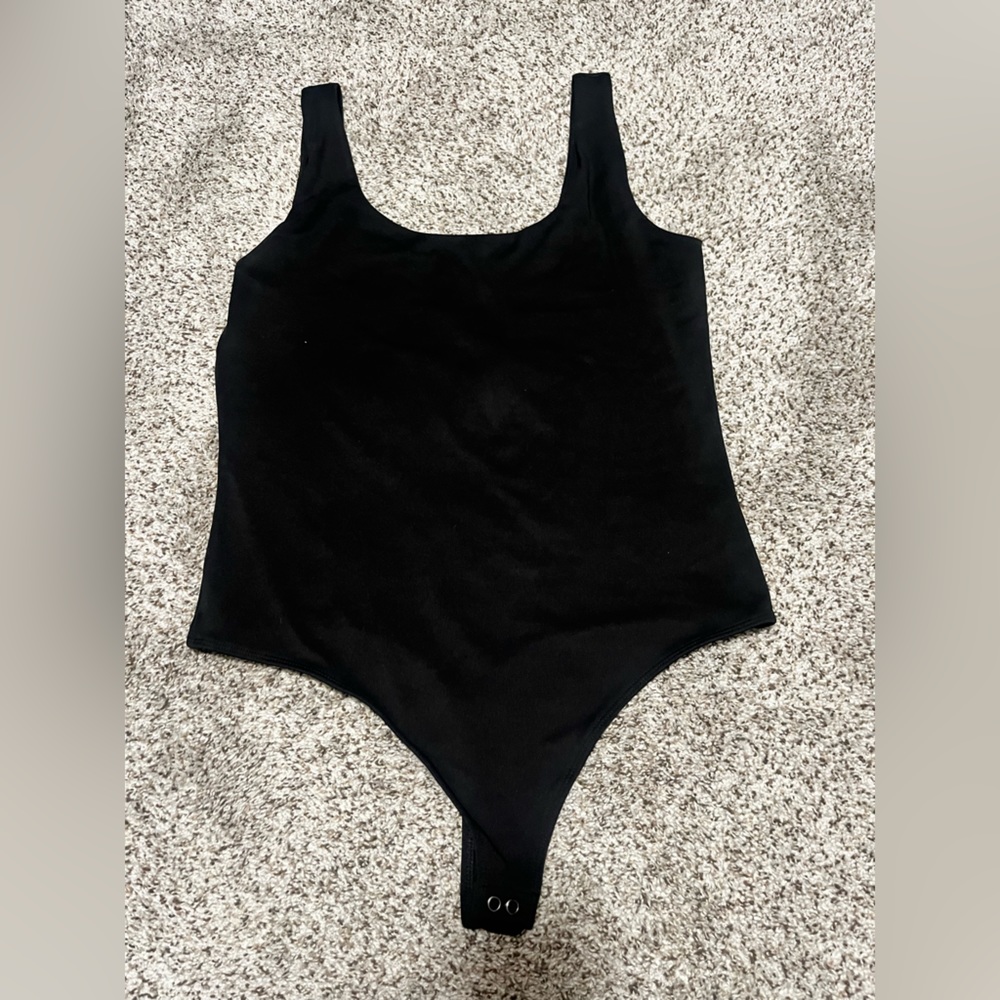 Express Body Contour Scoop Neck Bodysuit